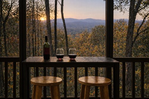 Easy Access •Mtn View• Hot Tub• Pool• Game Room• Porch• Wildlife•Minutes to Town