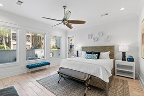 4 室のベッドルーム、アイロン / アイロン台、WiFi (無料)、ベッドシーツ