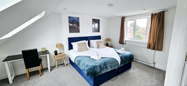 3 bedrooms, iron/ironing board, WiFi, bed sheets