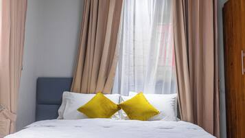 Habitación clásica, balcón, vista a la ciudad | Wifi gratis
