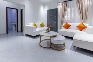 Living area - Capital 11 Hotel (North Legon)