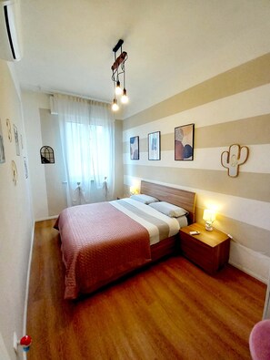3 habitaciones, tabla de planchar con plancha, wifi y ropa de cama 