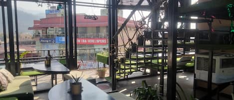 屋外ダイニングエリア