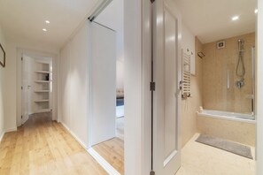 Shower, jetted bath, bidet