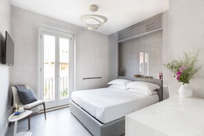 2 bedrooms, iron/ironing board, travel crib, WiFi