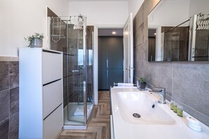 Dusche, Bidet