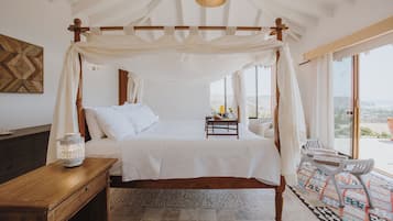 Family Villa | Premium bedding, in-room safe, laptop workspace, free WiFi