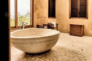 Premium Room, Sea View | Bathroom