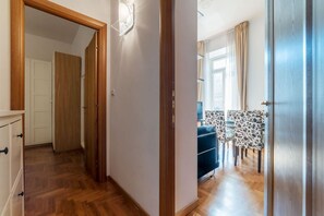 Interior - Spacious Vatican flat with a balcony and Views (Roma)