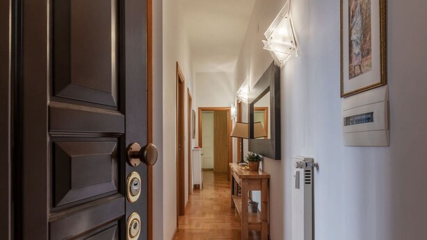 Interior - Spacious Vatican flat with a balcony and Views (Roma)