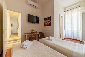 4 Schlafzimmer, Bügeleisen/Bügelbrett, WLAN, Bettwäsche