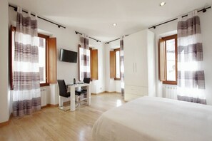 2 chambres, fer et planche à repasser, Wi-Fi, literie fournie