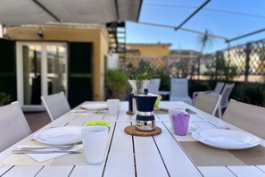 Outdoor dining - Elegant, with Private Terrace next to the Vatican! (Roma)
