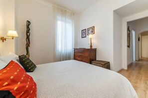2 bedrooms, WiFi, bed sheets - Elegant, with Private Terrace next to the Vatican! (Roma)