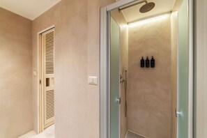 Shower, bidet - Luxury, giant Loft next to Via Veneto (Roma)