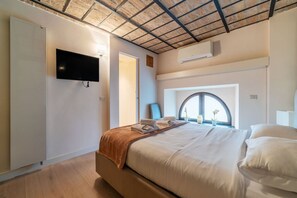 2 bedrooms, WiFi - Luxury, giant Loft next to Via Veneto (Roma)