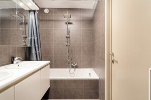 Apartment | Badezimmer