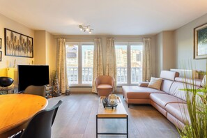 Apartment | Living area - Apartment With 2 Rooms and Terrace (Blankenberge)