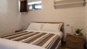 2 dormitorios, tabla de planchar con plancha, wifi gratis y ropa de cama