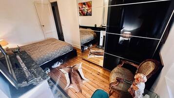 2 chambres, fer et planche Ă repasser, Wi-Fi, draps fournis