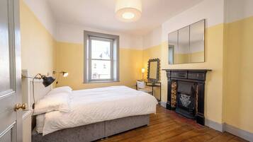 4 bedrooms, travel cot, WiFi, bed sheets