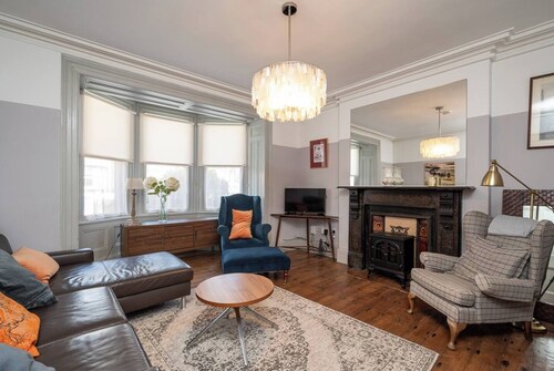 Victorian Townhouse next to UCC, Cork