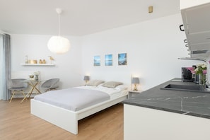 Iron/ironing board, travel crib, WiFi, bed sheets