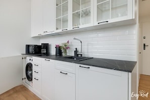 Fridge, microwave, stovetop, dishwasher - Beachfront holiday apartment, sauna, swimming pool (Pobierowo)