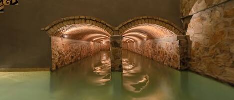 Bilik rawatan pasangan, sauna, bilik wap, mandi tangas / hammam