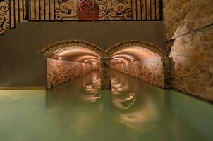 Salas de tratamiento para parejas, un sauna, baño turco