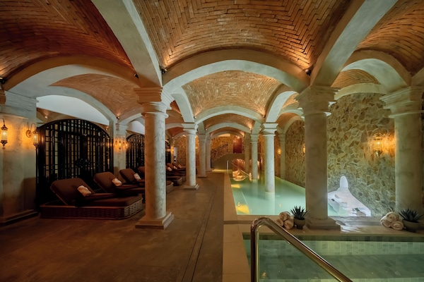 Couples treatment room(s), sauna, steam room, Turkish bath/hammam