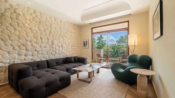 Junior Suite | Frette Italian sheets, premium bedding, down duvets, Select Comfort beds