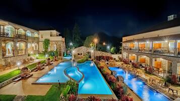 Seasonal outdoor pool