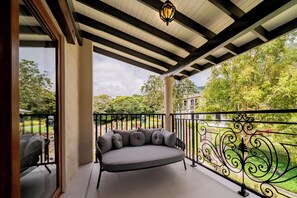 Chambre, 2 grands lits | 1 chambre, draps italiens de Frette, literie de qualité