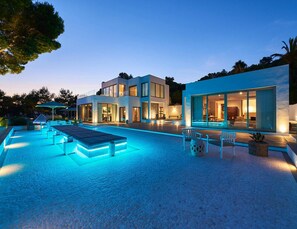 Vil·la | Exterior