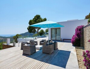 Villa | Balcony