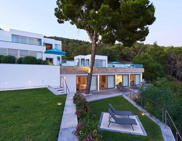 Villa | Exterior