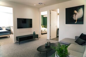 Fernseher, Kamin