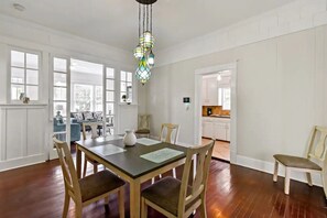 Dining - WeRent - Central location with Pool Table!! (Galveston)