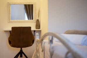 2 quartos, ferros/tábuas de passar roupa, Wi-Fi de cortesia