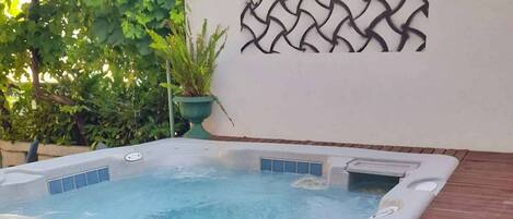 Baignoire à remous extérieure