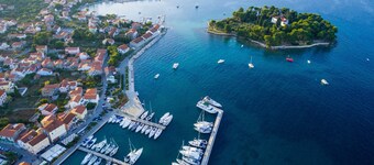 Sea View Apartments Marvi (left)