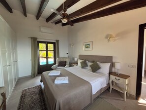 4 habitaciones, escritorio, tabla de planchar con plancha y wifi 