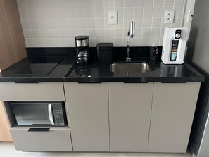 Basic Apartment | Private kitchen