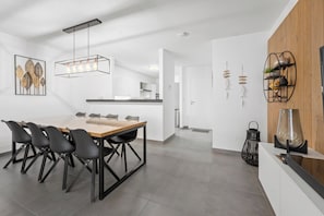 Apartment | Dining