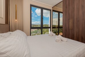 4 soverom, skrivebord, strykejern/-brett og wi-fi (inkludert)