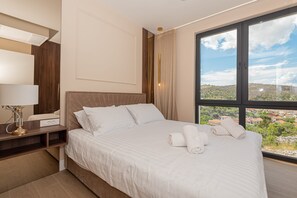 4 habitaciones, escritorio, tabla de planchar con plancha y wifi gratis