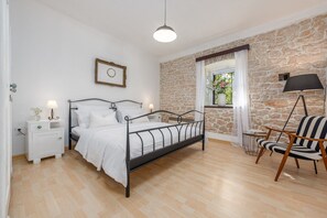 3 bedrooms, iron/ironing board, free WiFi, bed sheets - Villa Krasa ZadarVillas (Suknovci)