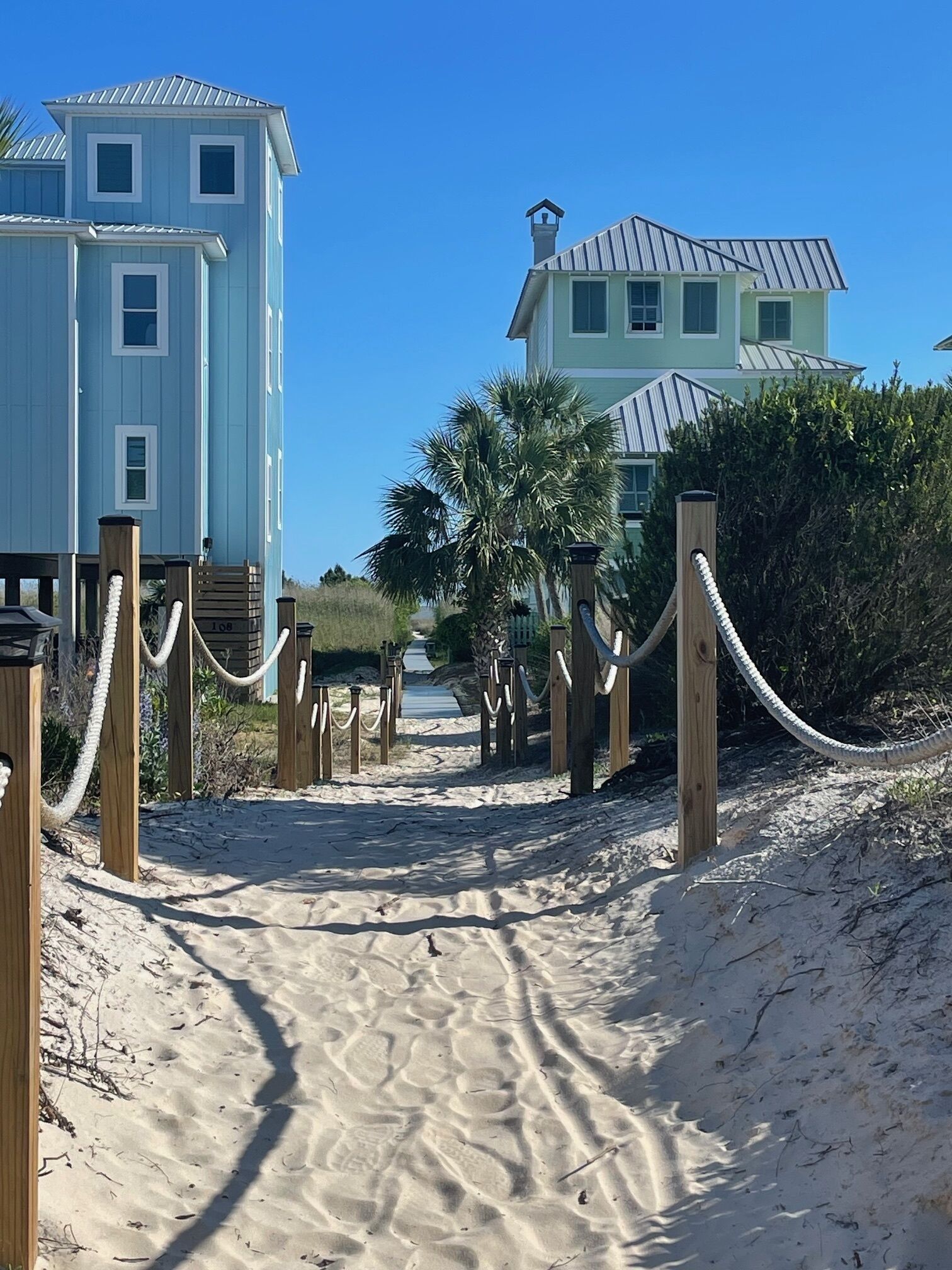Beach nearby, sun loungers