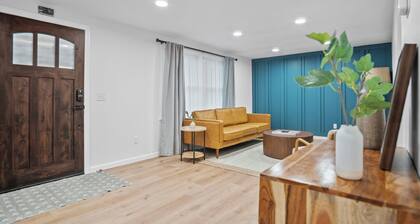 Charming 2BR Near Fairgrounds and War College!